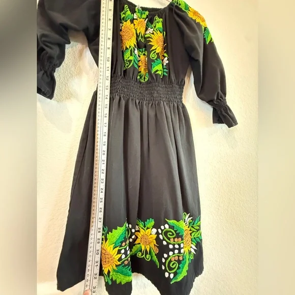 🌻 Sun-Kissed Beauty | Mexican Embroidered Sunflower Peasant Dress - M -Preloved - Picture 9 of 16